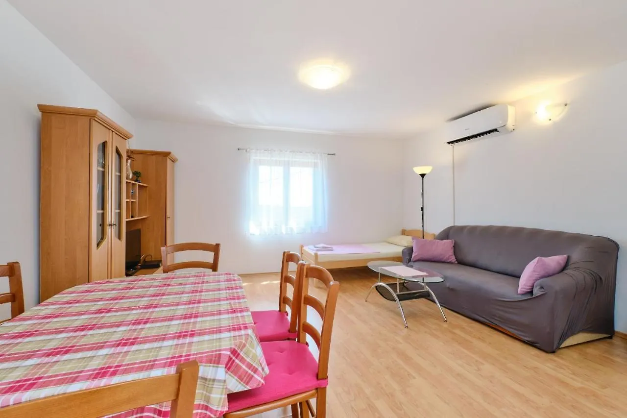 Apartment Cunski 7867C